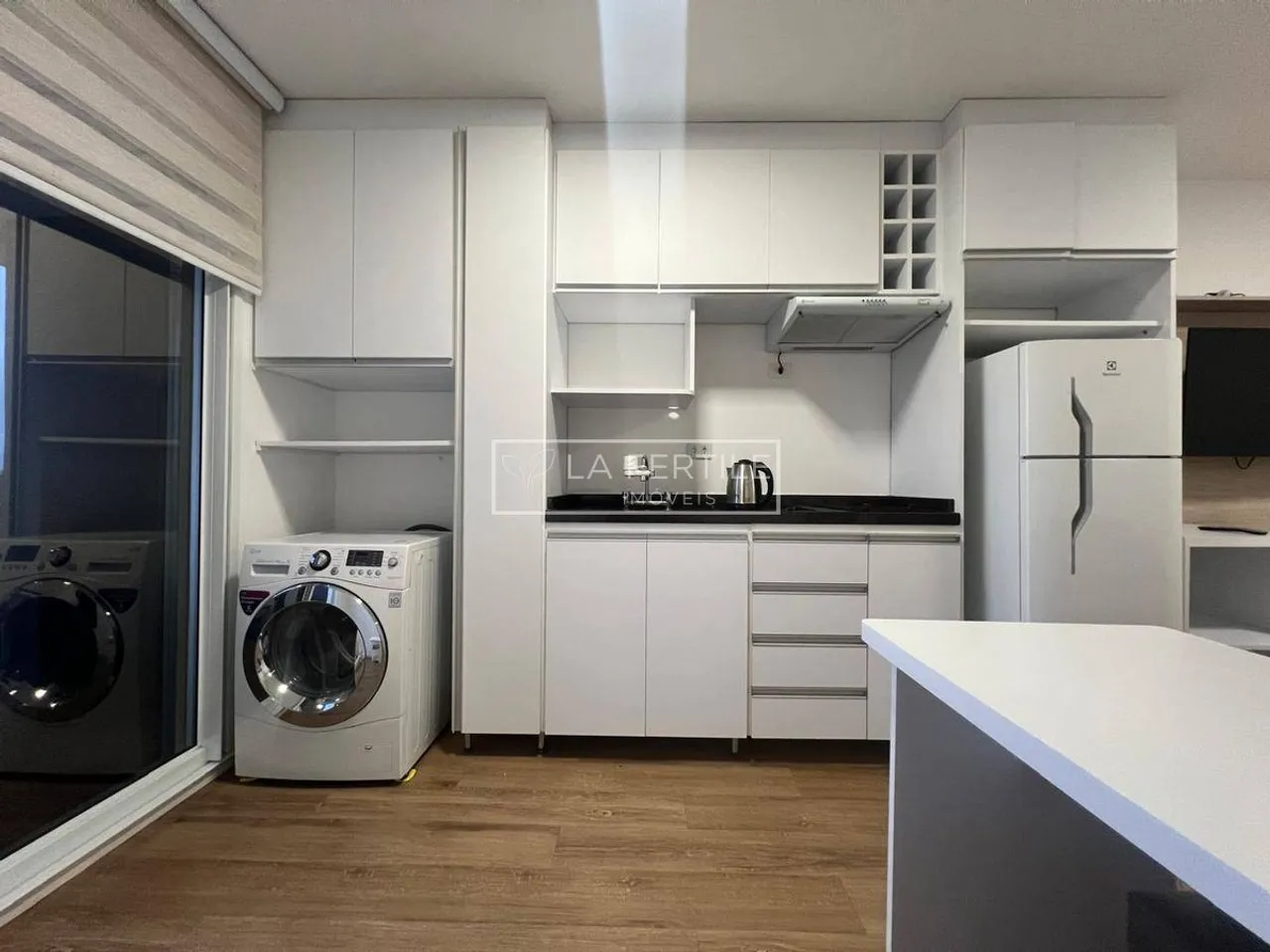 Furnished 1-bedroom apartment with 1 bathroom, 76 m² — photo 3