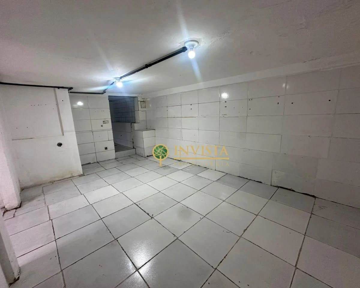Casa de 100 m² com 5 quartos e 2 banheiros — photo 11