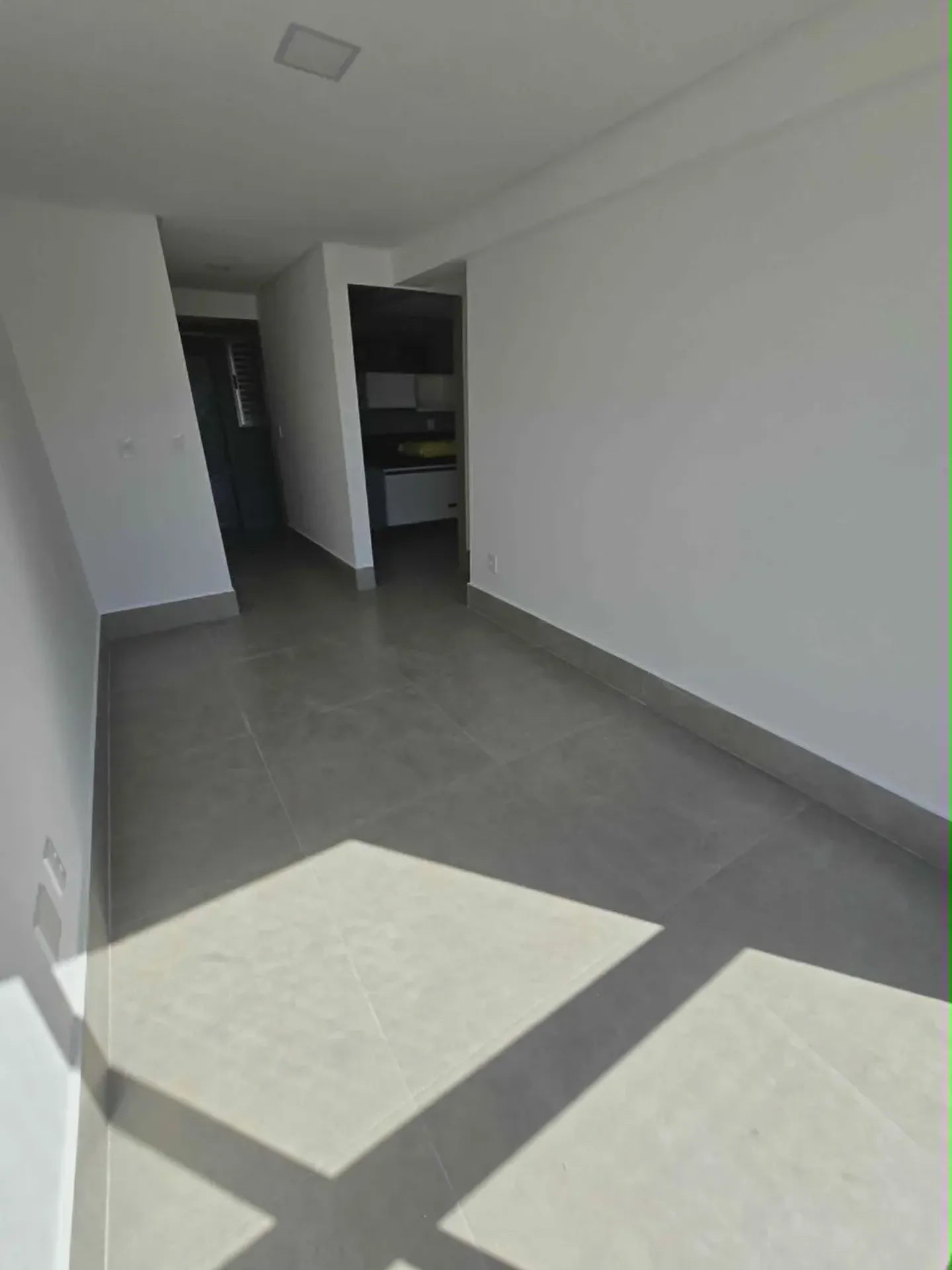 55 m² apartment with 2 bedrooms and a closed kitchen — photo 7