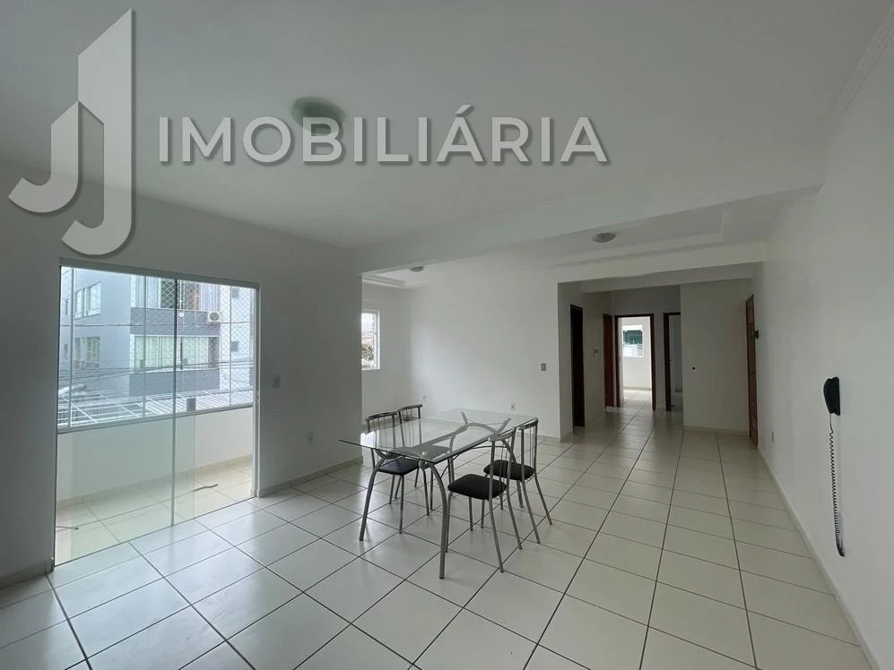 Glass-enclosed balcony in a 3-bedroom apartment, 90 m² — photo 11