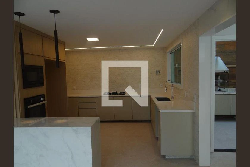 House, 384 m², with floor-to-ceiling windows — photo 9