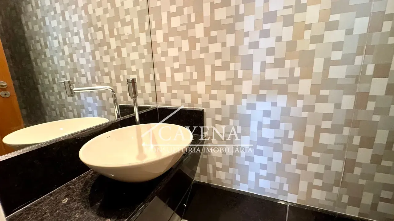 Furnished 4-bedroom apartment with glazed balcony — photo 8