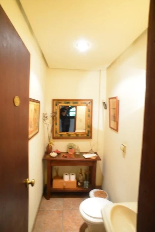 Casa mobiliada com 6 quartos e 5 suítes, com jardim — photo 55