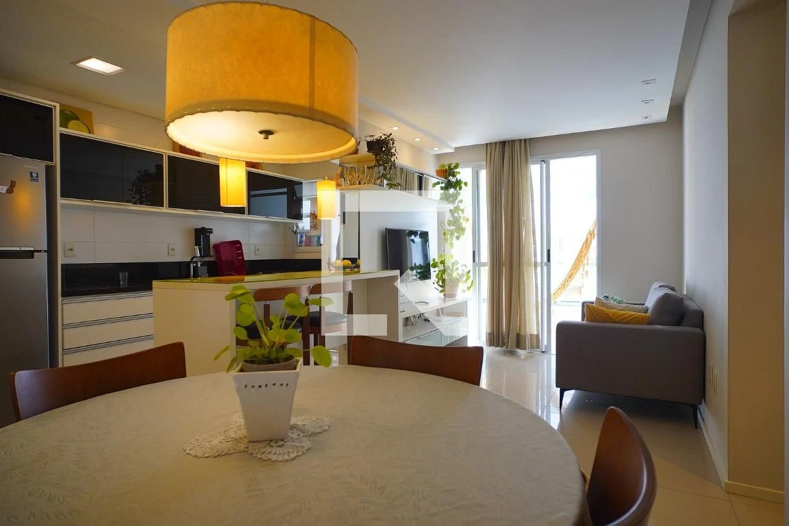 Glass-enclosed balcony in a 2-bedroom apartment, 78 m² — photo 4