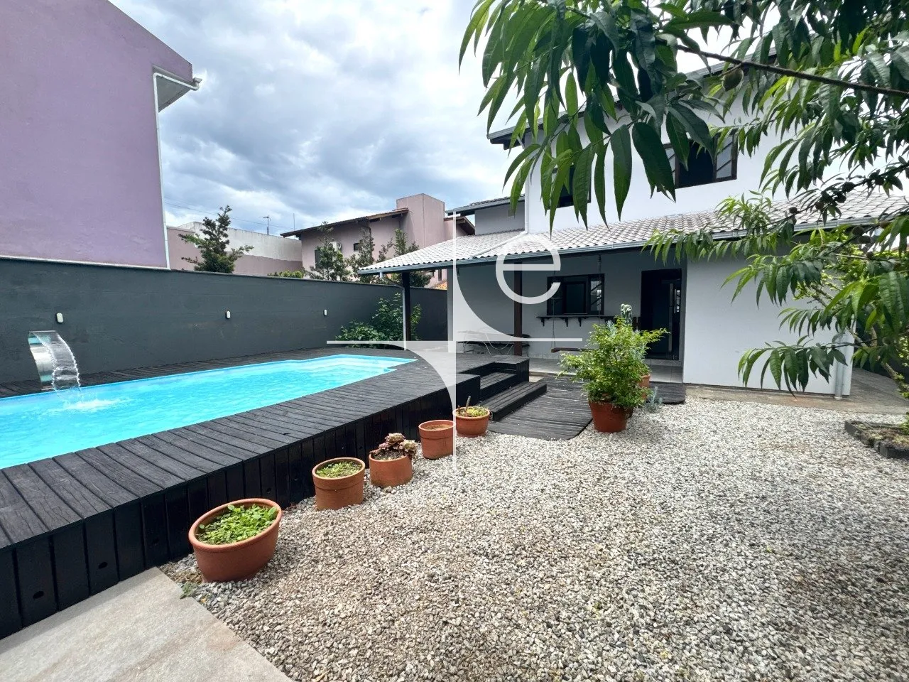 3-bedroom house with a grill on the balcony — photo 8