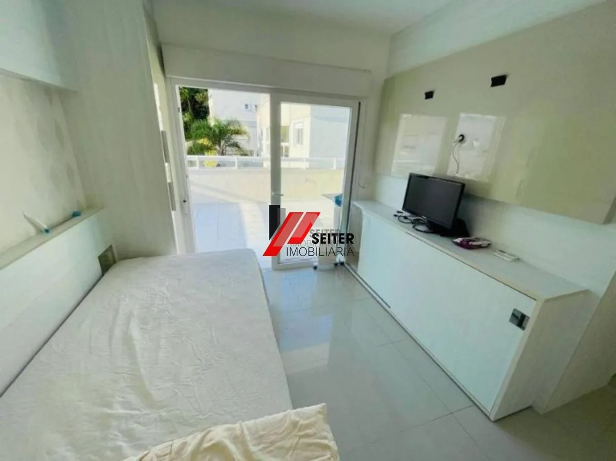 Меблированная квартира 227 м² с встроенным грилем на балконе — photo 23