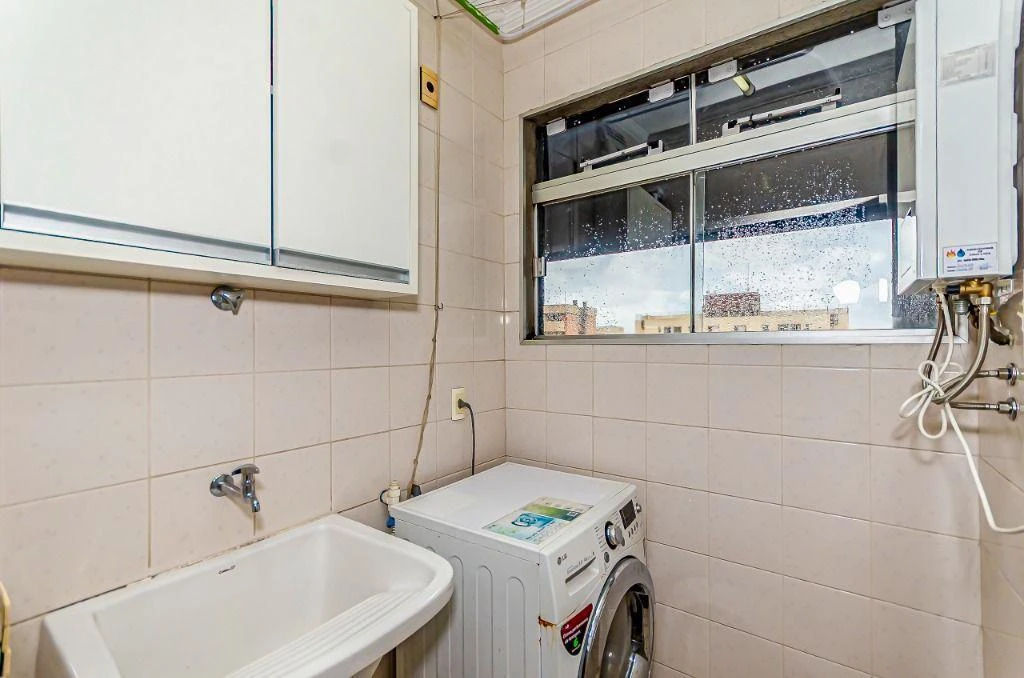 3-bedroom apartment with a washing machine in Curitiba — photo 2