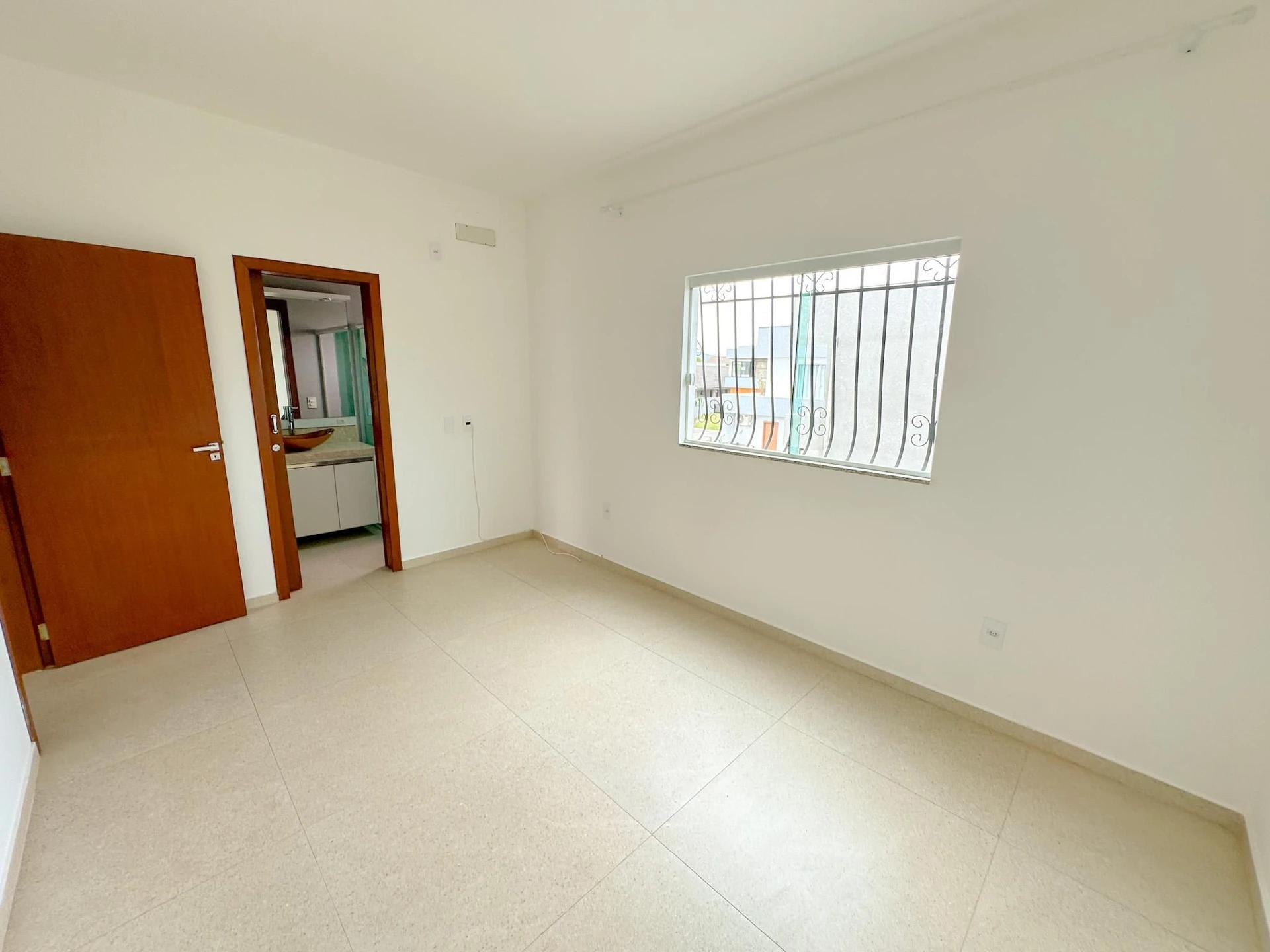 Garden in a 4-bedroom house, 194 m² — photo 40