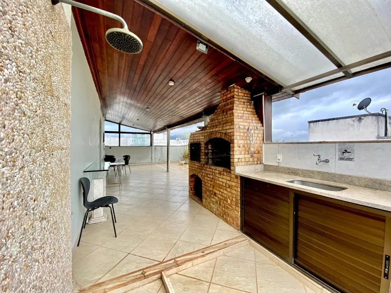 Furnished 369 m² apartment with a closed kitchen — photo 15