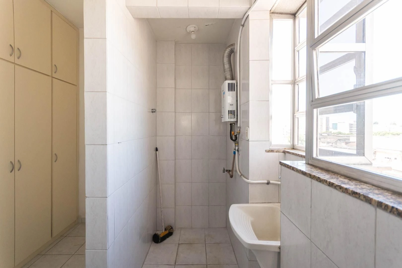 2-bedroom apartment with 1 bathroom, no parking space — photo 28