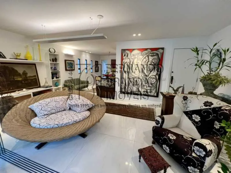 3-bedroom apartment with an open-plan kitchen — photo 13