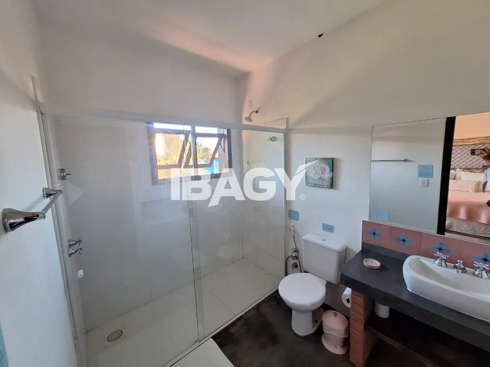 Furnished 4 en-suite bedroom house with balcony grill — photo 8