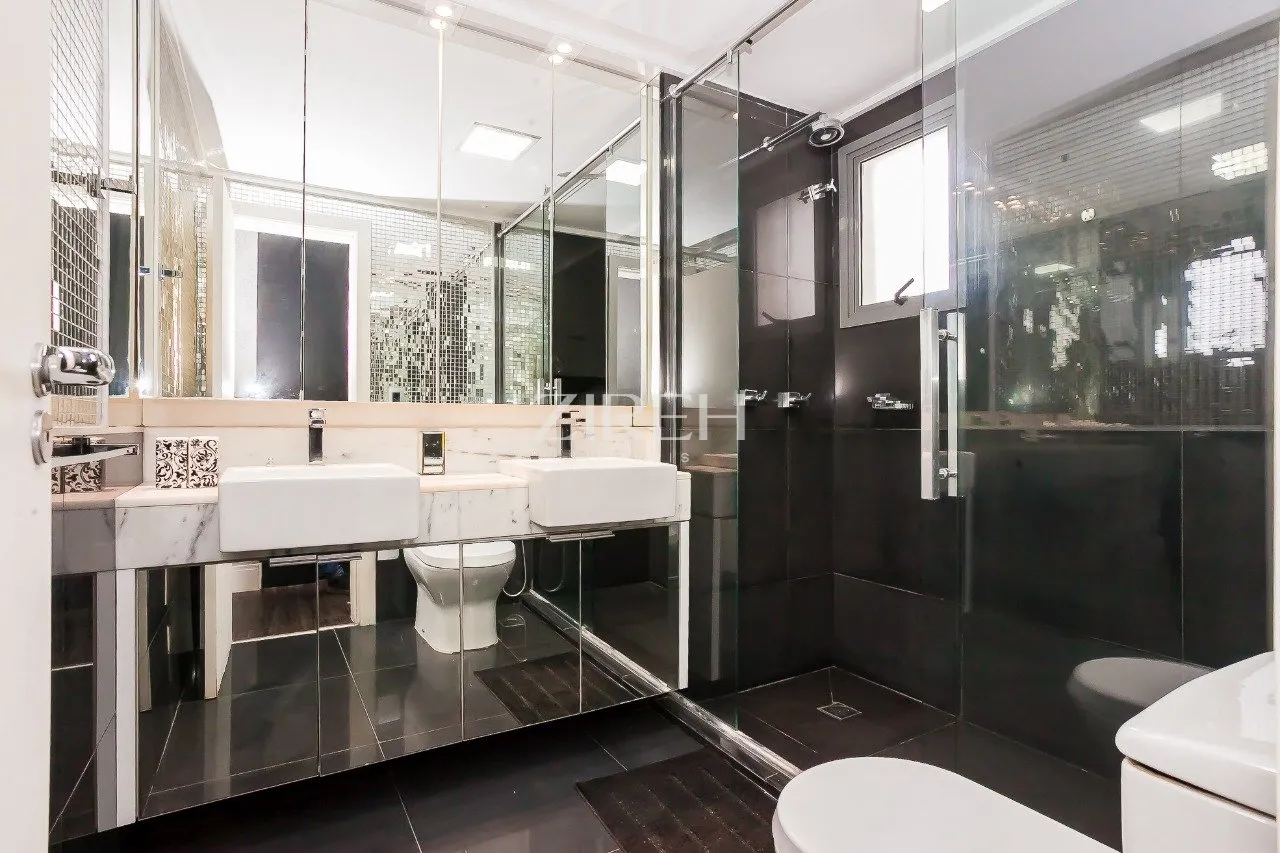 Furnished apartment, 134 m², with floor-to-ceiling windows — photo 25