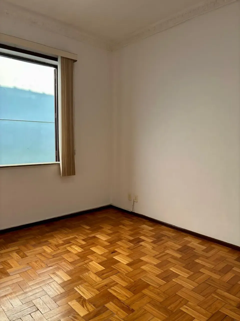 Unfurnished apartment with 3 bedrooms and closed kitchen — photo 15