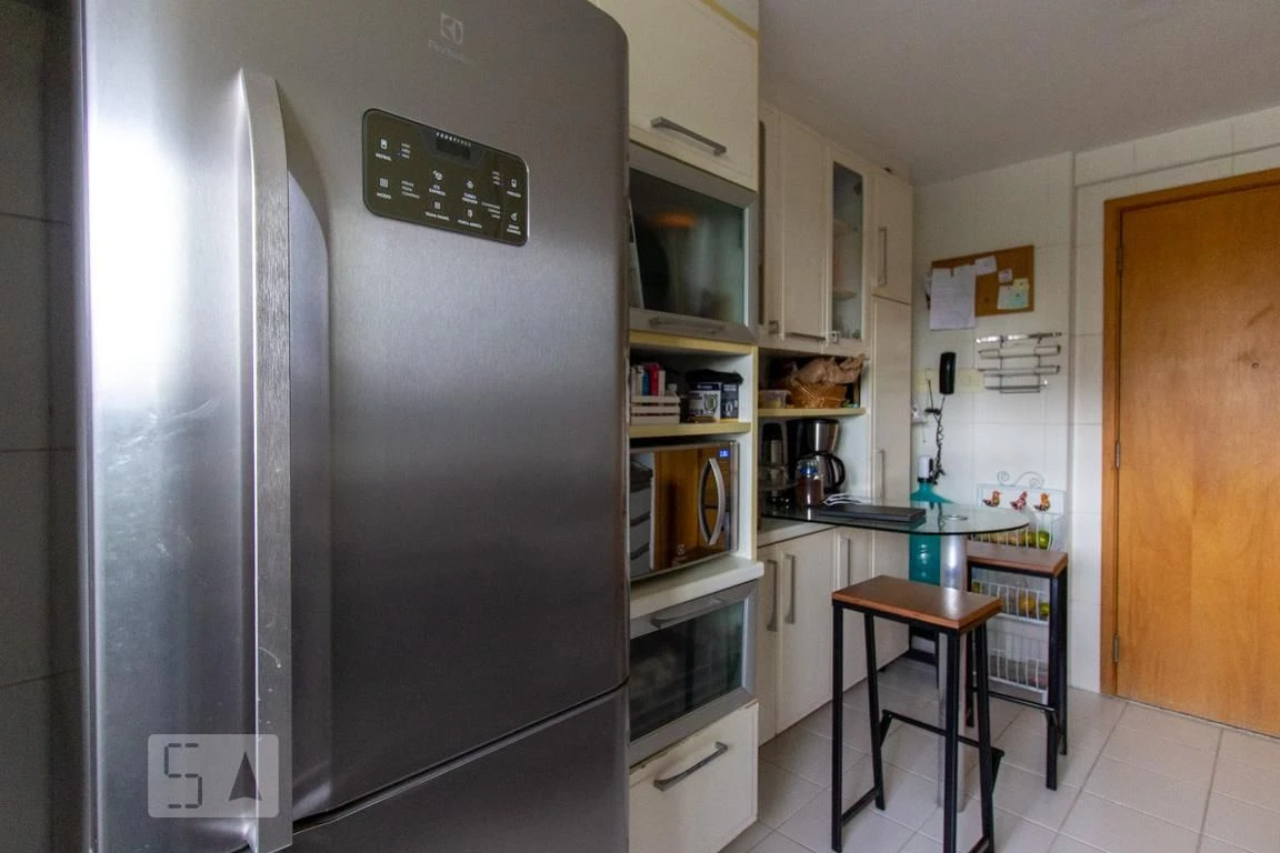 3-bedroom apartment with a mountain view — photo 13