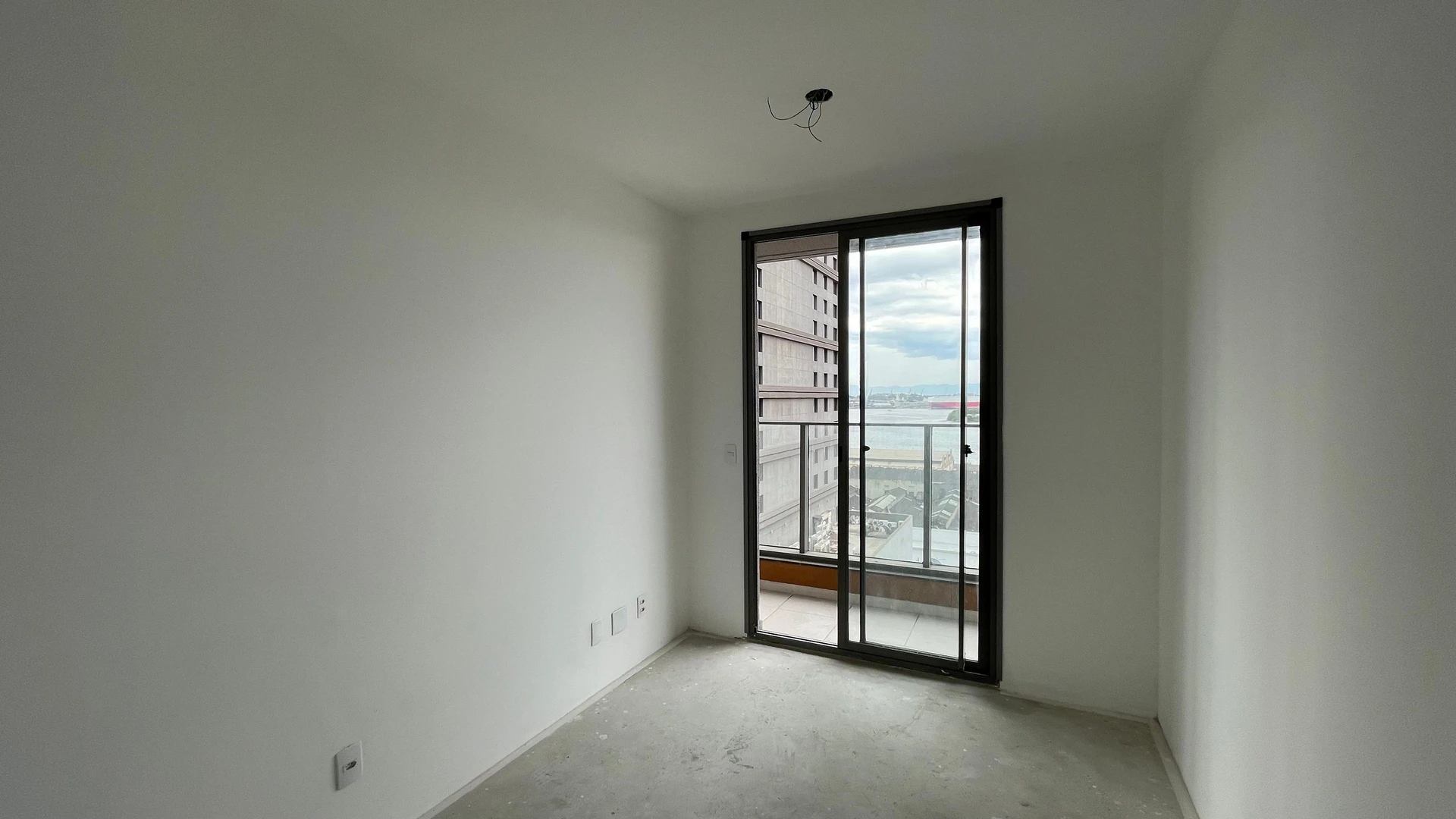 Floor-to-ceiling windows in a 2-bedroom apartment, 45 m² — photo 11