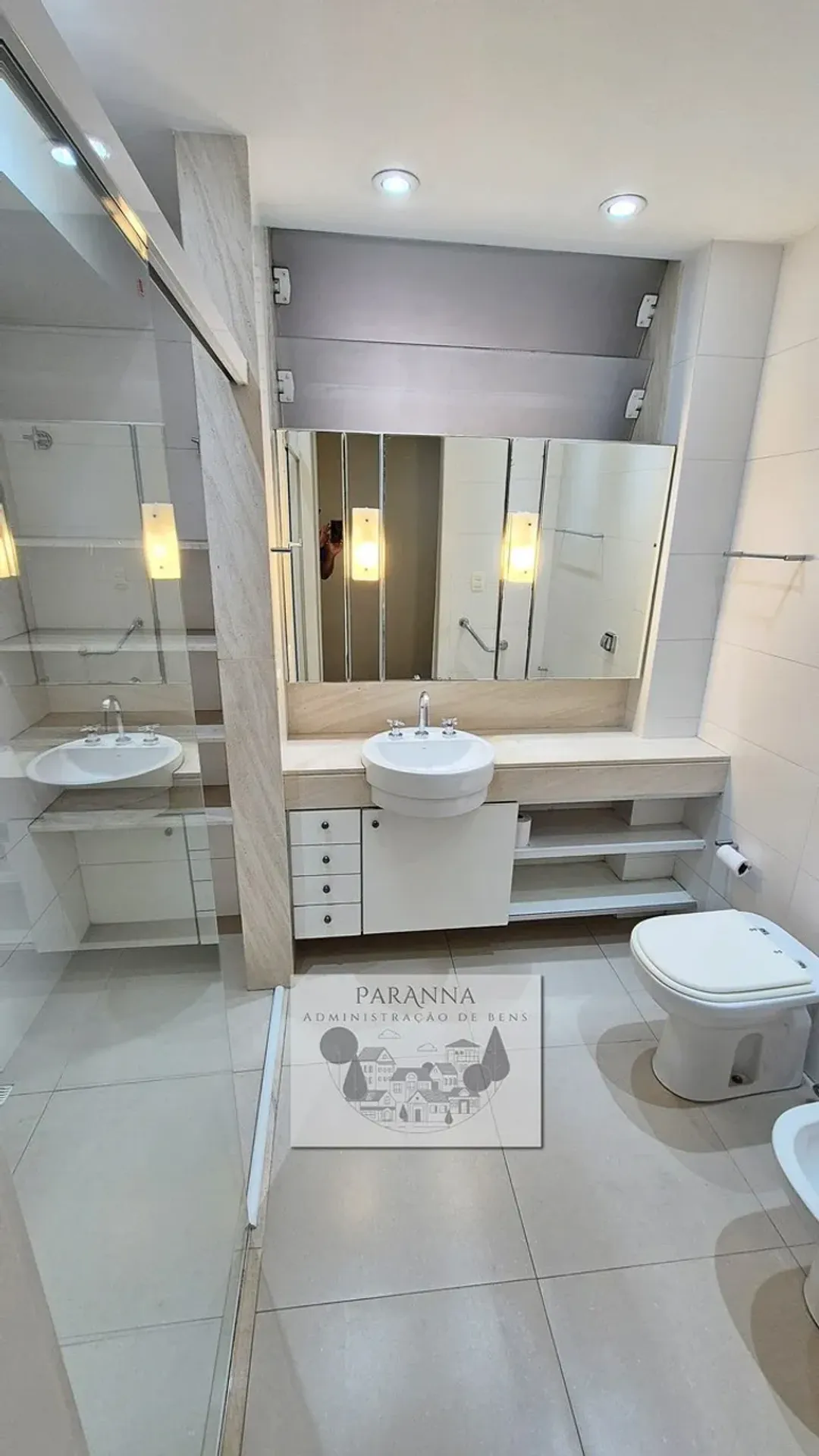 4-bedroom, 4-bath apartment with balcony and laundry area — photo 21