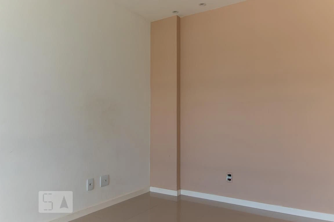 Unfurnished 3-bedroom apartment with en-suite baths — photo 18