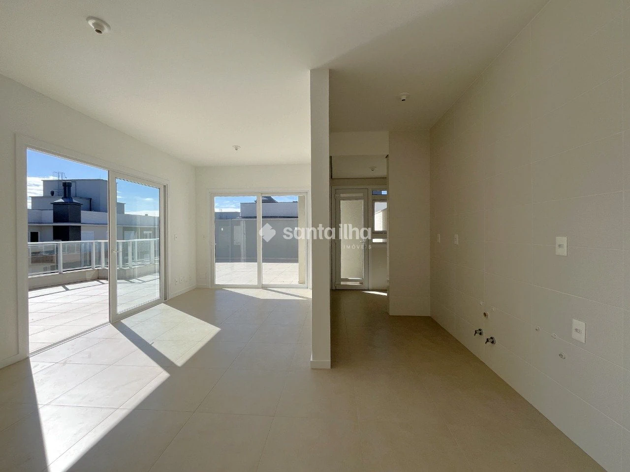 Вид на воду та 3 спальні: квартира 192 м² — photo 3
