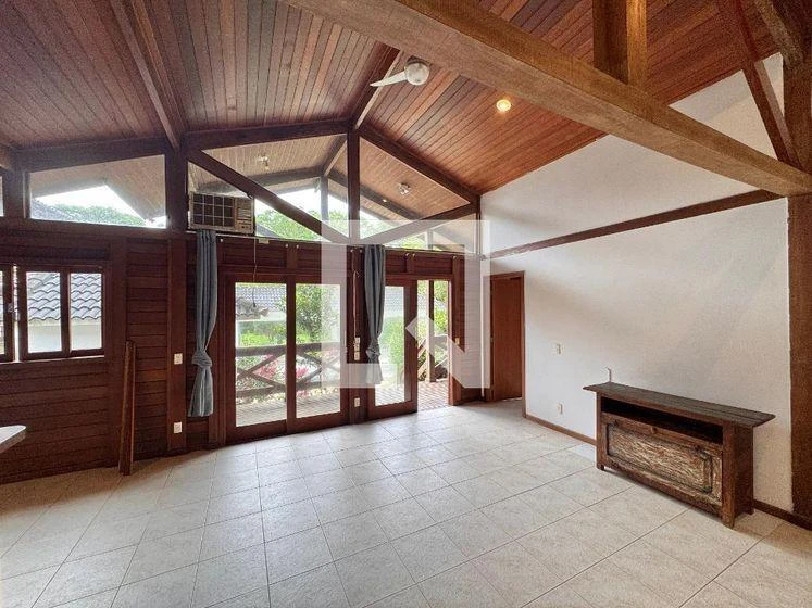1000 m² house with a washing machine and a bathtub — photo 7