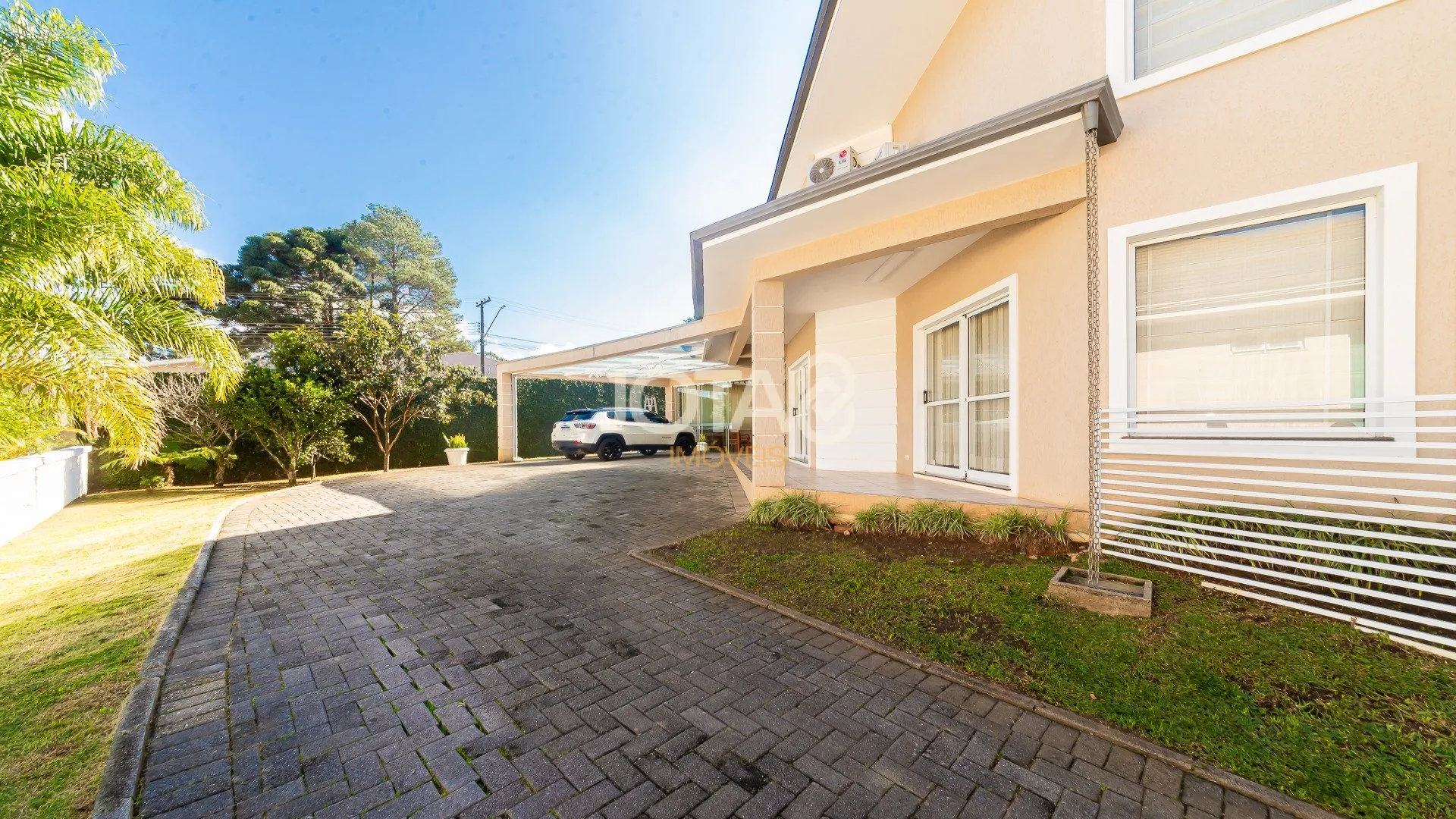 House with 3 bedrooms, 345 m² and 6 parking spaces — photo 50