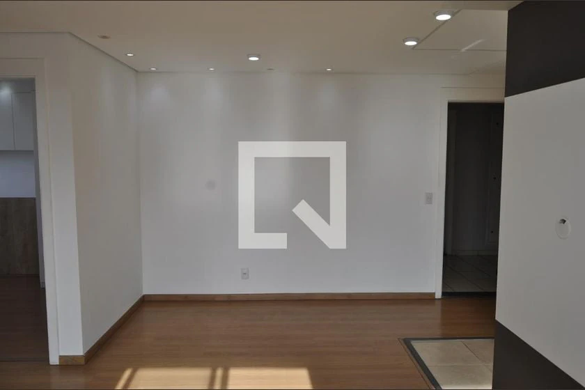 2-bedroom apartment with wood or laminate floors — photo 21