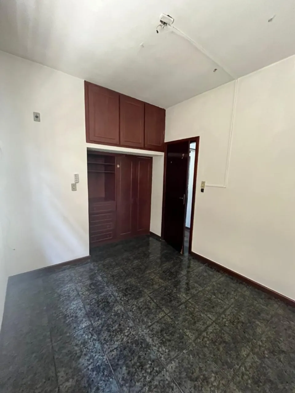 Casa de 5 dormitorios y 321 m² con oficina en casa — photo 30