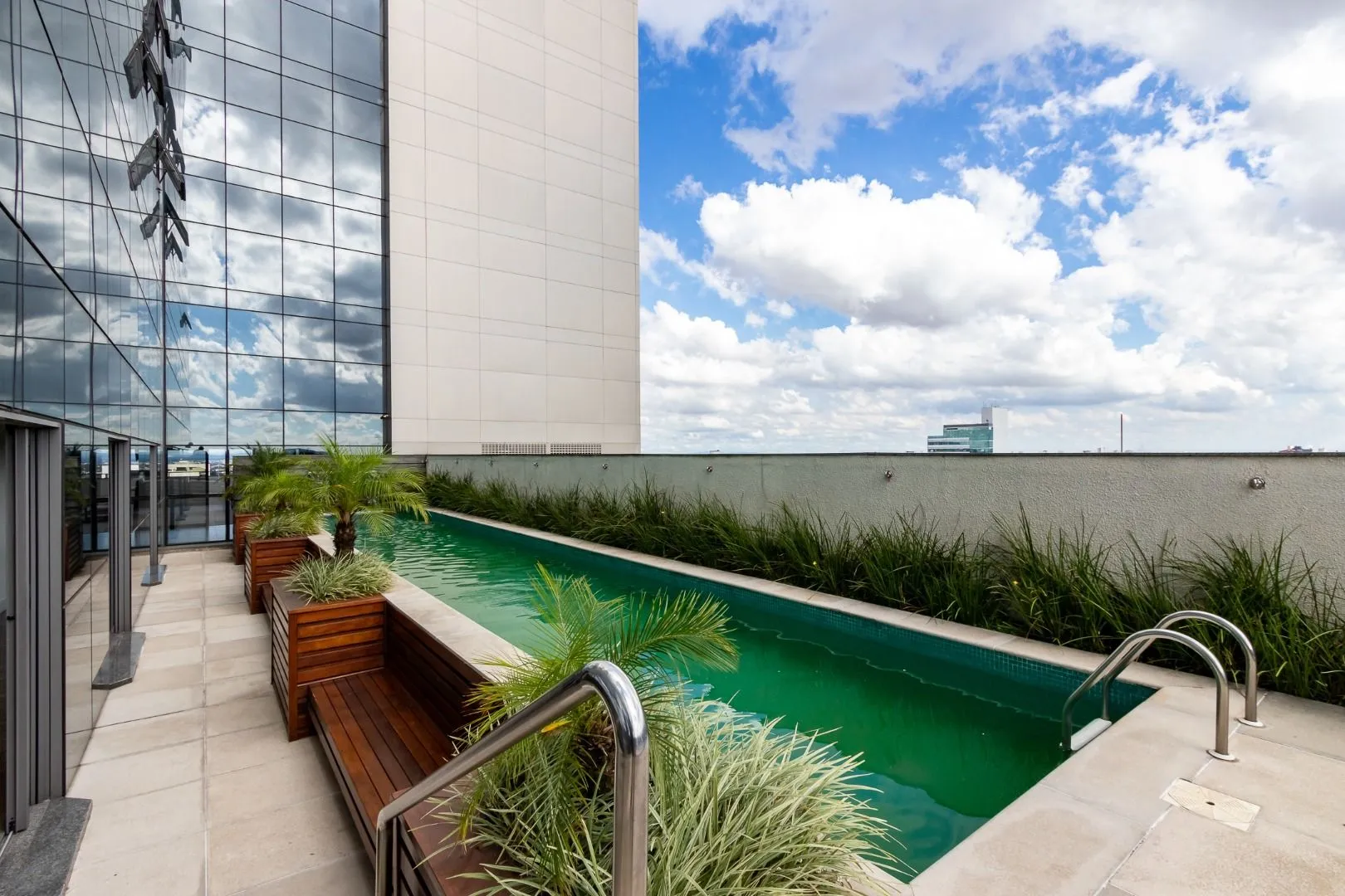 78 m² apartment with floor-to-ceiling windows and a bathtub — photo 56