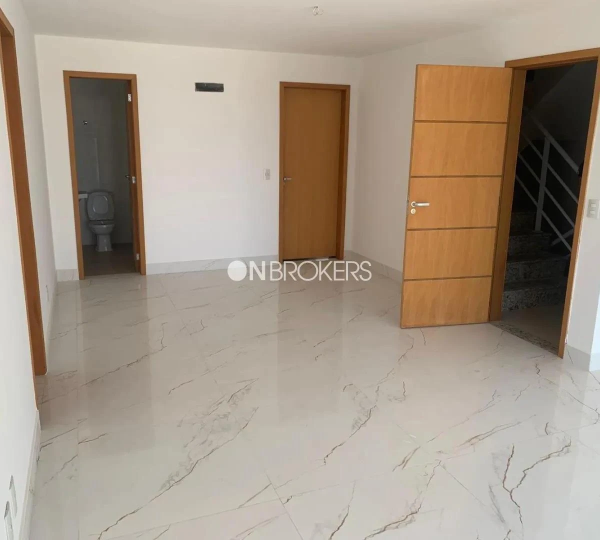 240 m² apartment with 4 en-suite bedrooms and balcony — photo 20
