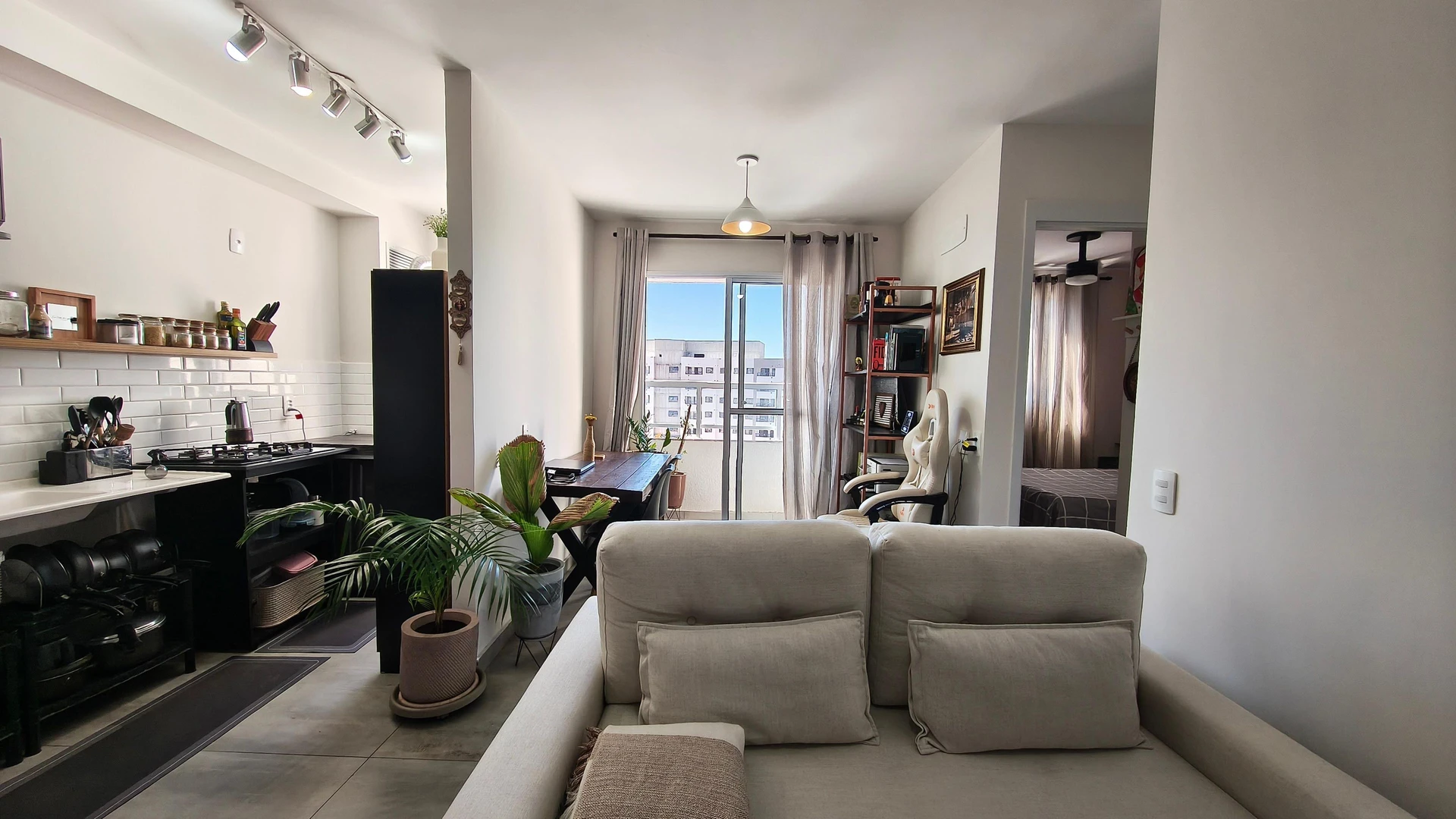 Furnished apartment with 2 bedrooms and a balcony — photo 2