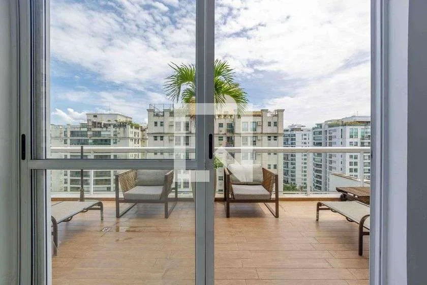 Furnished 136 m² 1-bedroom apartment with 2 parking — photo 16