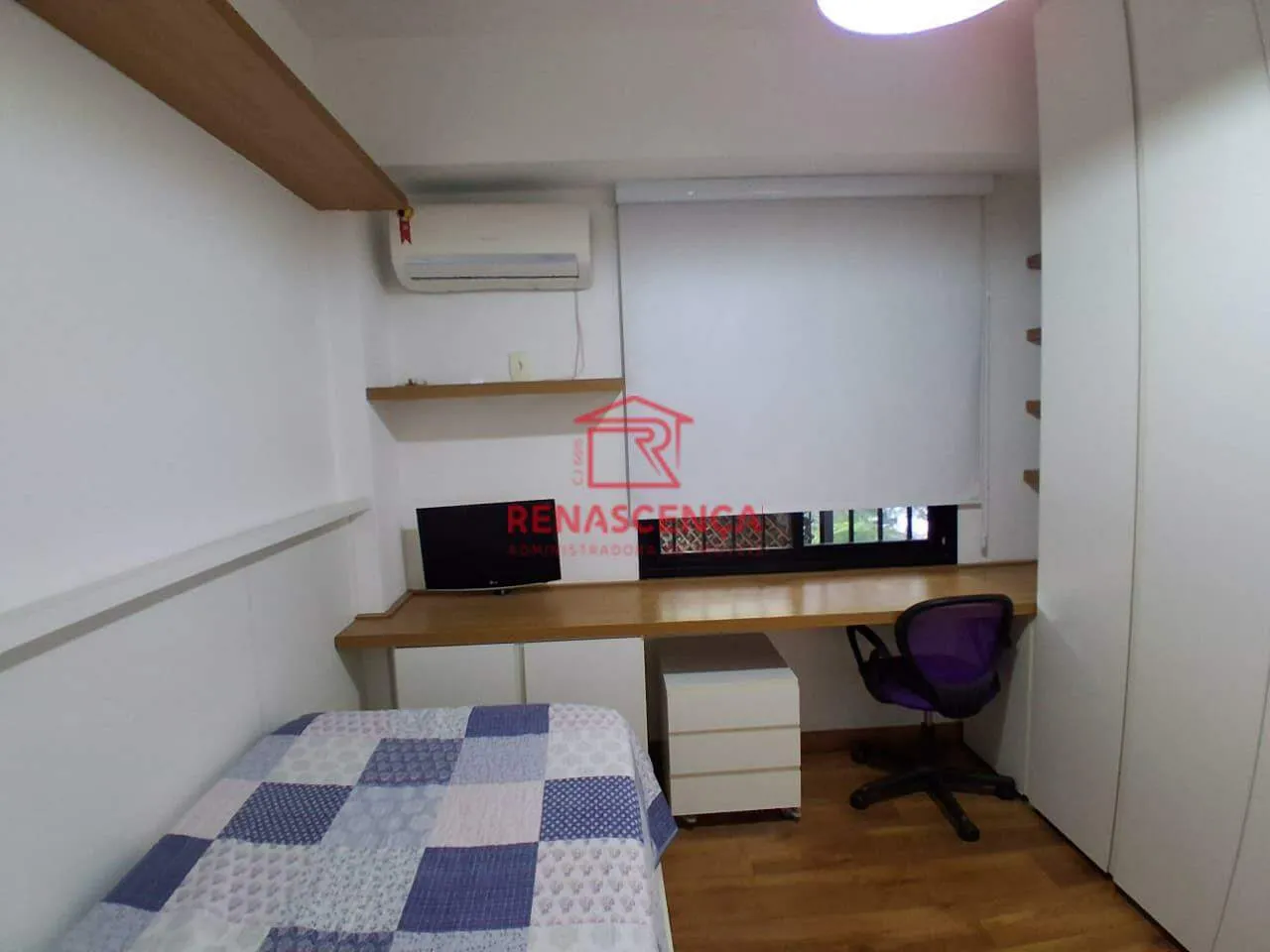 3-bedroom apartment with 3 bathrooms and a balcony — photo 3