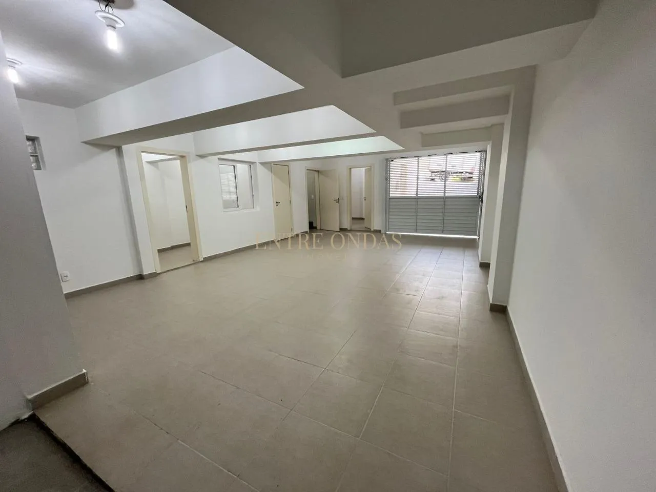 Water view in a 4-bedroom house, 263 m² — photo 56