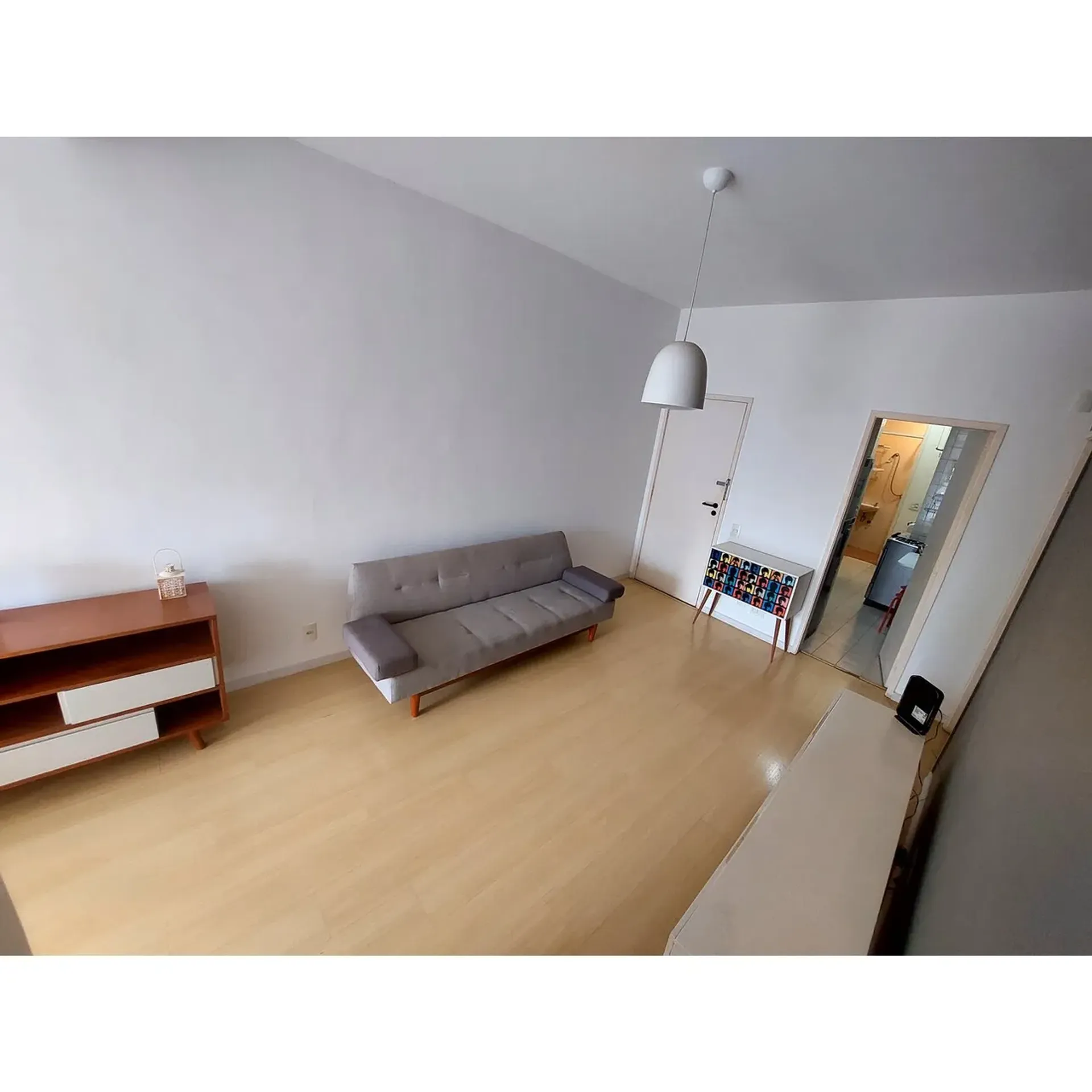 One-bedroom apartment with a washing machine — photo 35