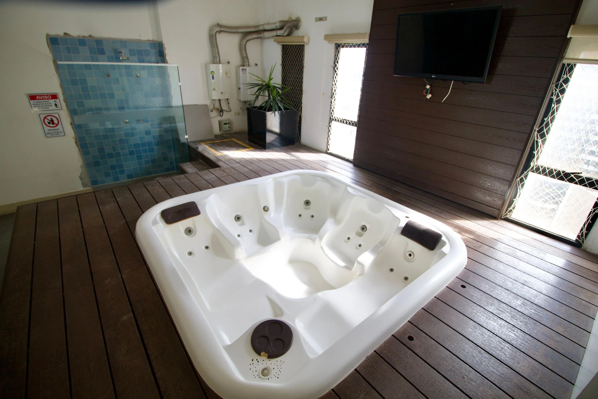 Washing machine in a one-bedroom apartment, 46 m² — photo 17