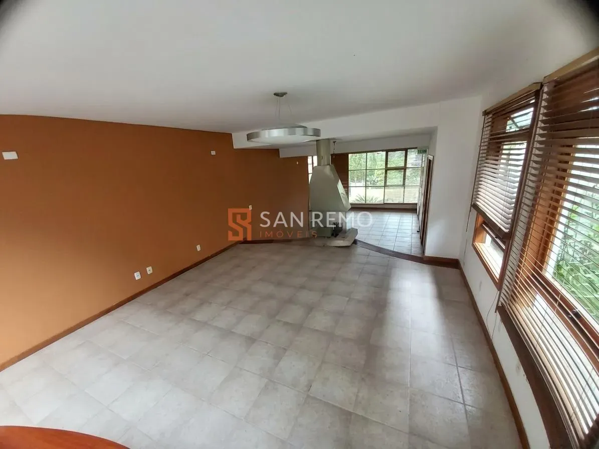 5-bedroom house with a bathtub in Florianópolis