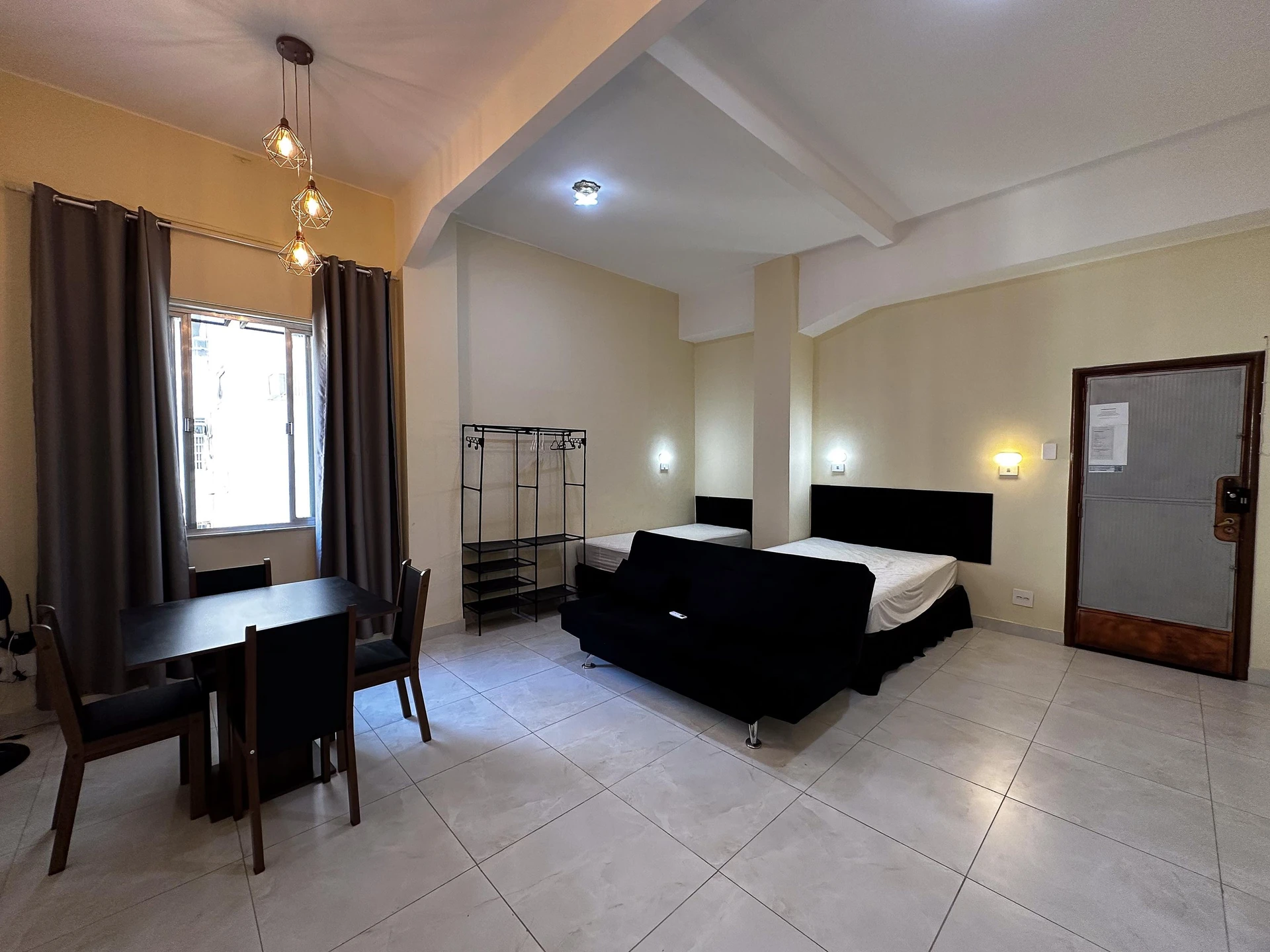 Furnished studio with 1 bedroom and 1 bathroom, no parking — photo 8