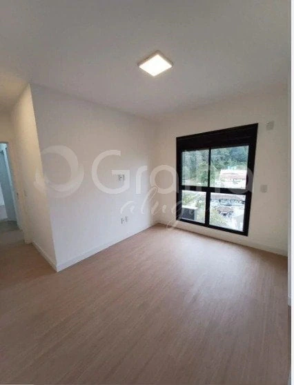 Floor-to-ceiling windows in a 2-bedroom apartment, 74 m²
