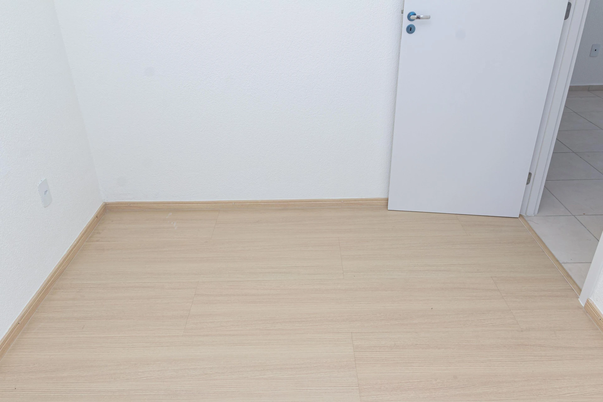 2-bedroom apartment in a building with a pool — photo 63