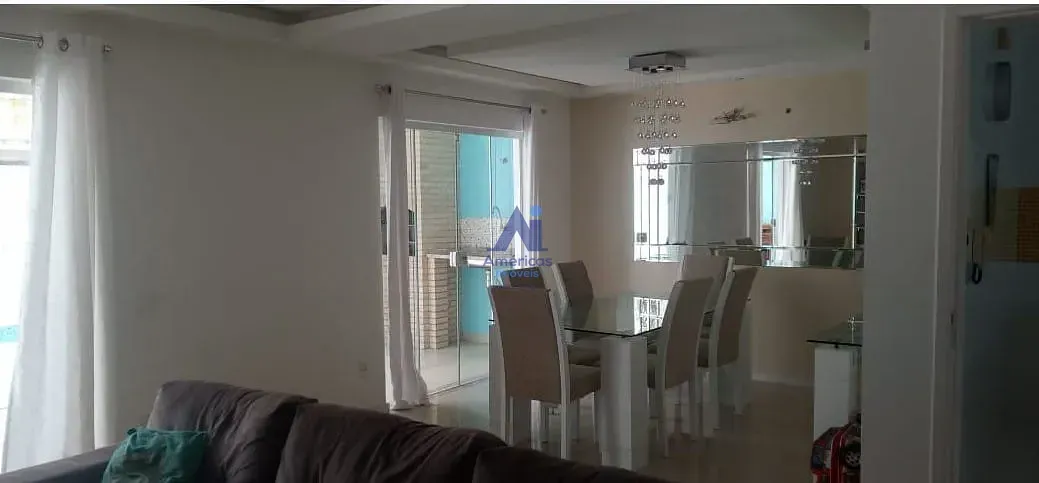 Furnished triplex house with 3 bedrooms and 4 bathrooms — photo 14