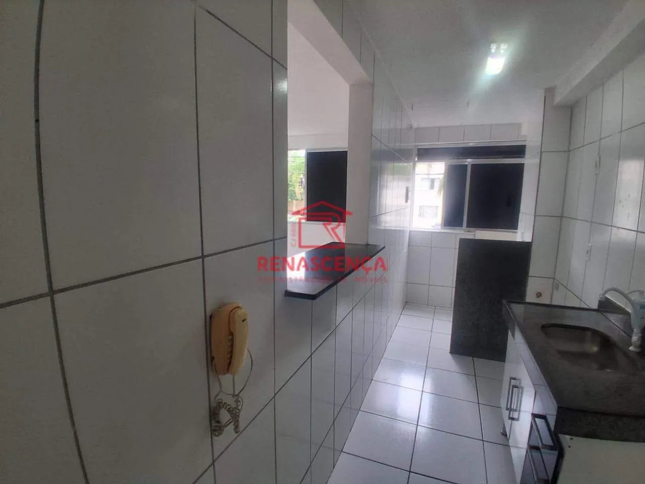 Apartamento de 2 quartos em condomínio com piscina — photo 2