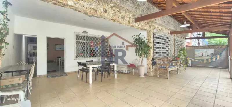 Furnished 4-bedroom house with a gas stove — photo 13