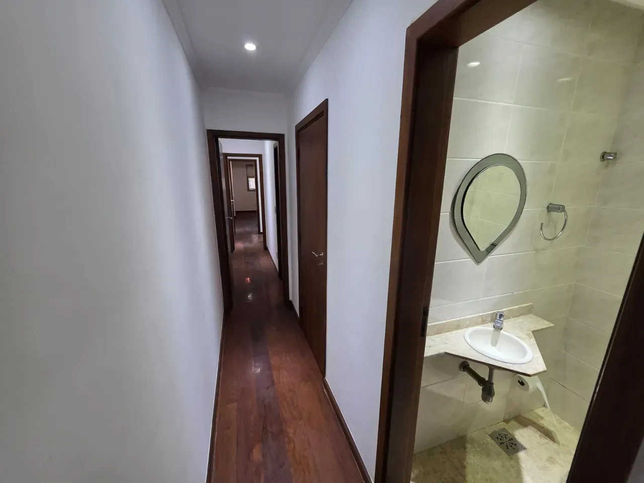 3-bedroom apartment with a bathtub — photo 19