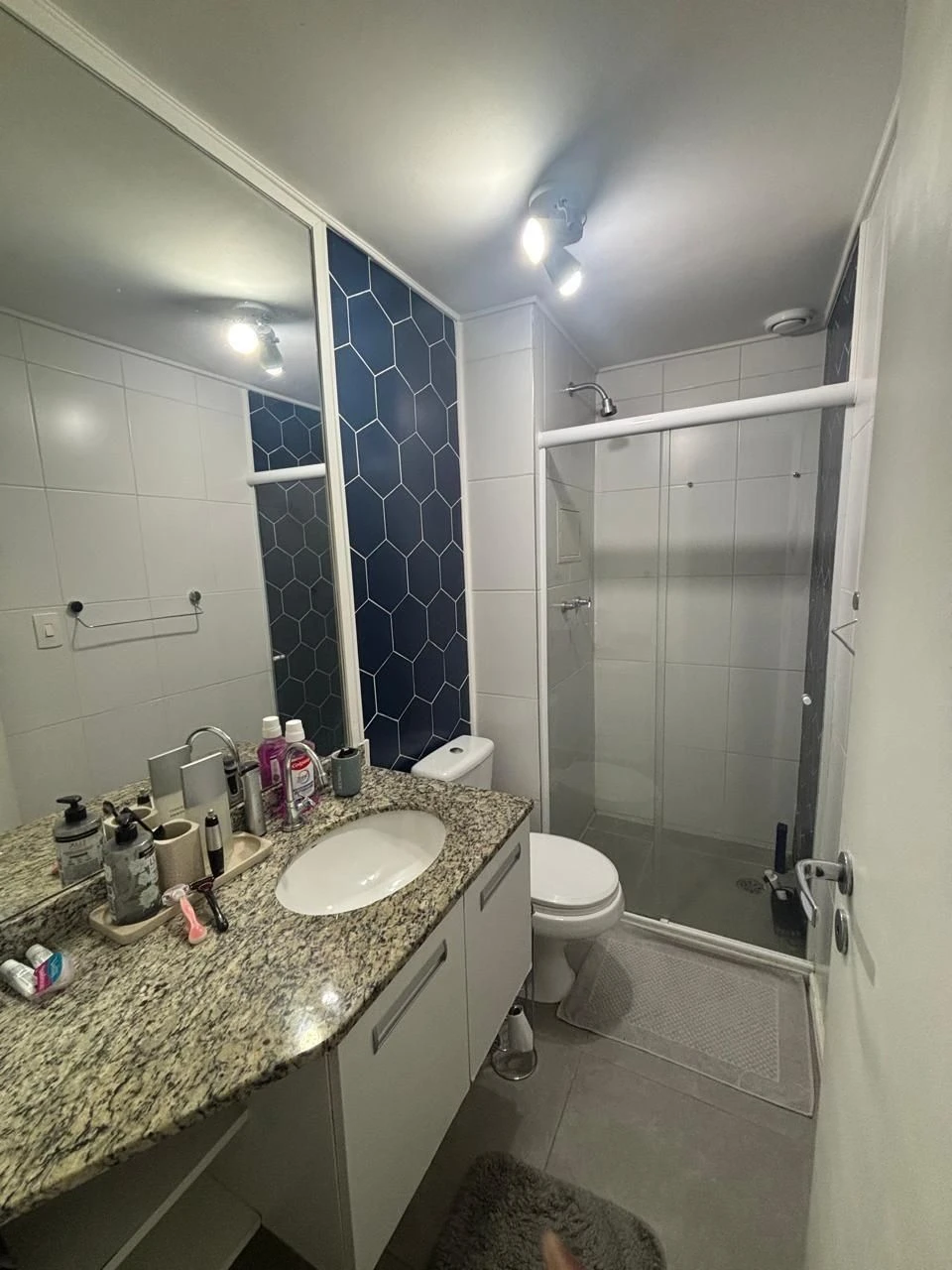 Apartamento mobiliado com 3 quartos e 2 banheiros — photo 9