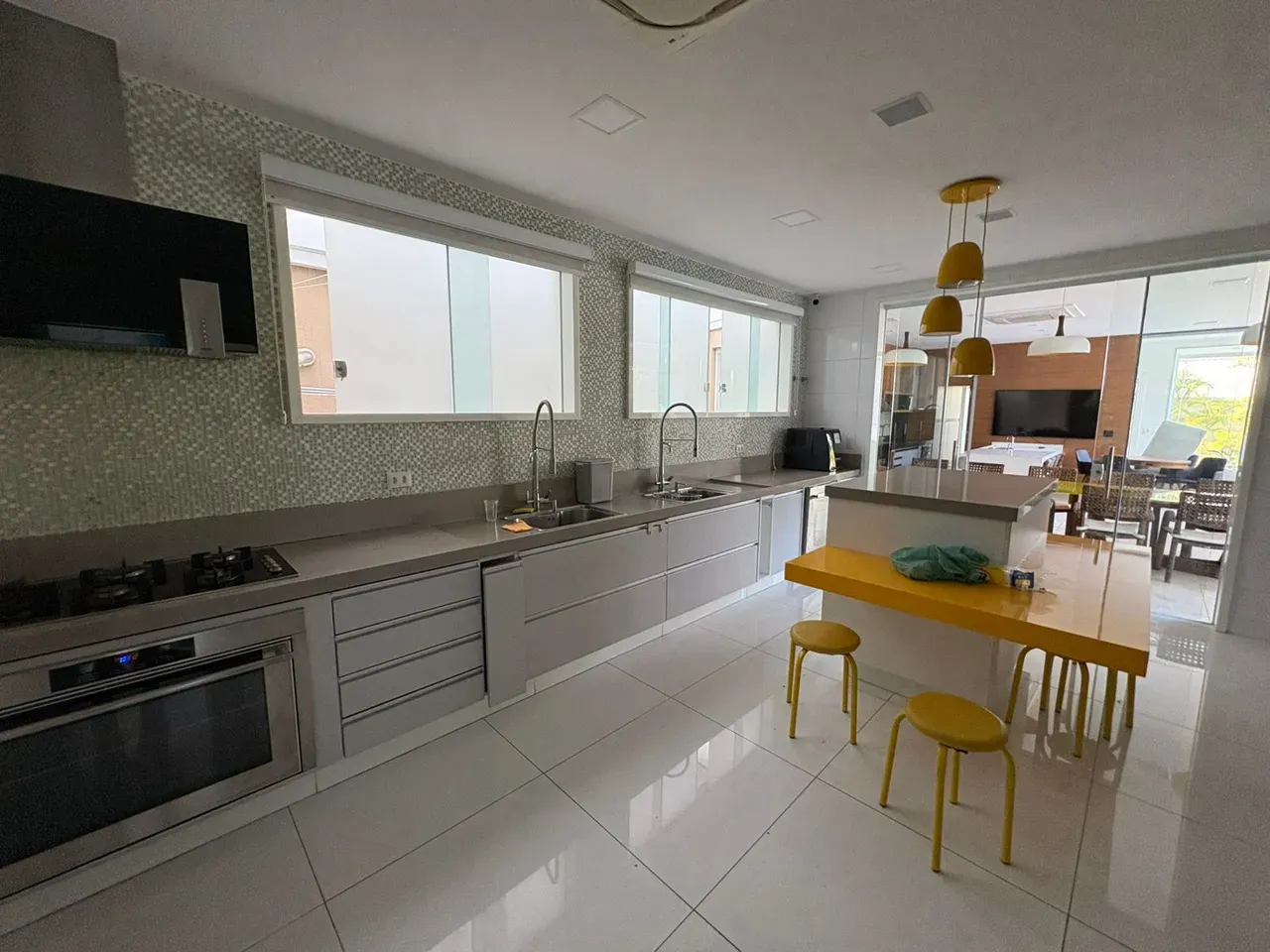 Furnished 6-suite house with 640 m² and 4 parking — photo 70