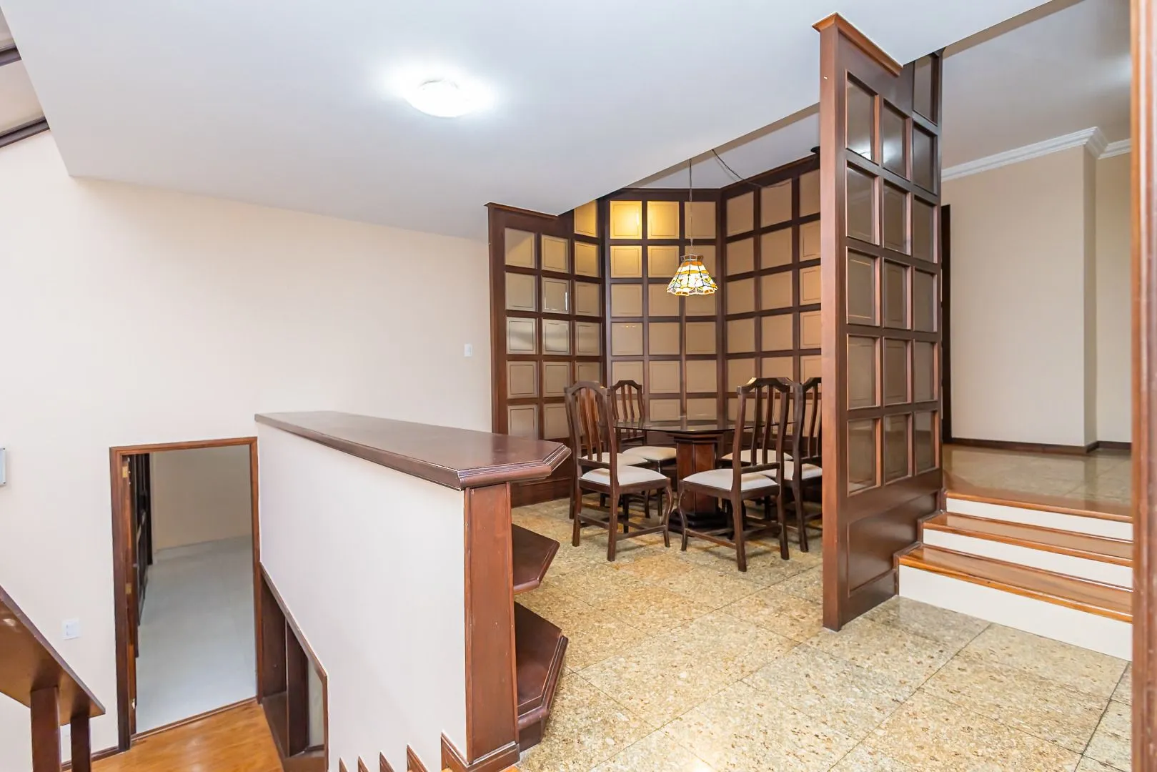 Rental house with 4 bedrooms and 5 bathrooms across 550 m² — photo 21