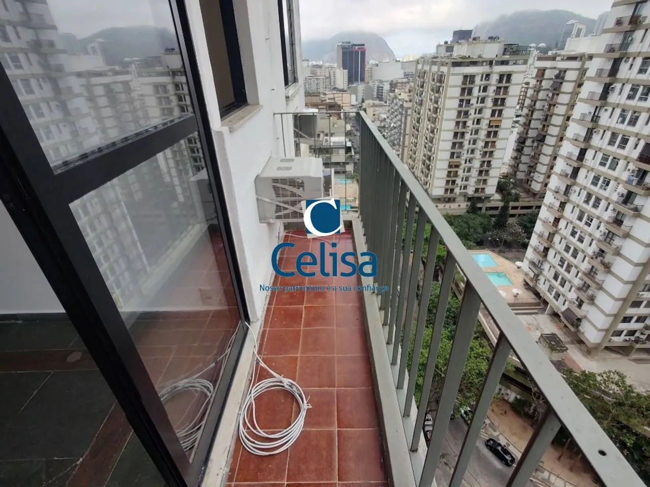 Apartment on the 14th floor with a mountain view — photo 7