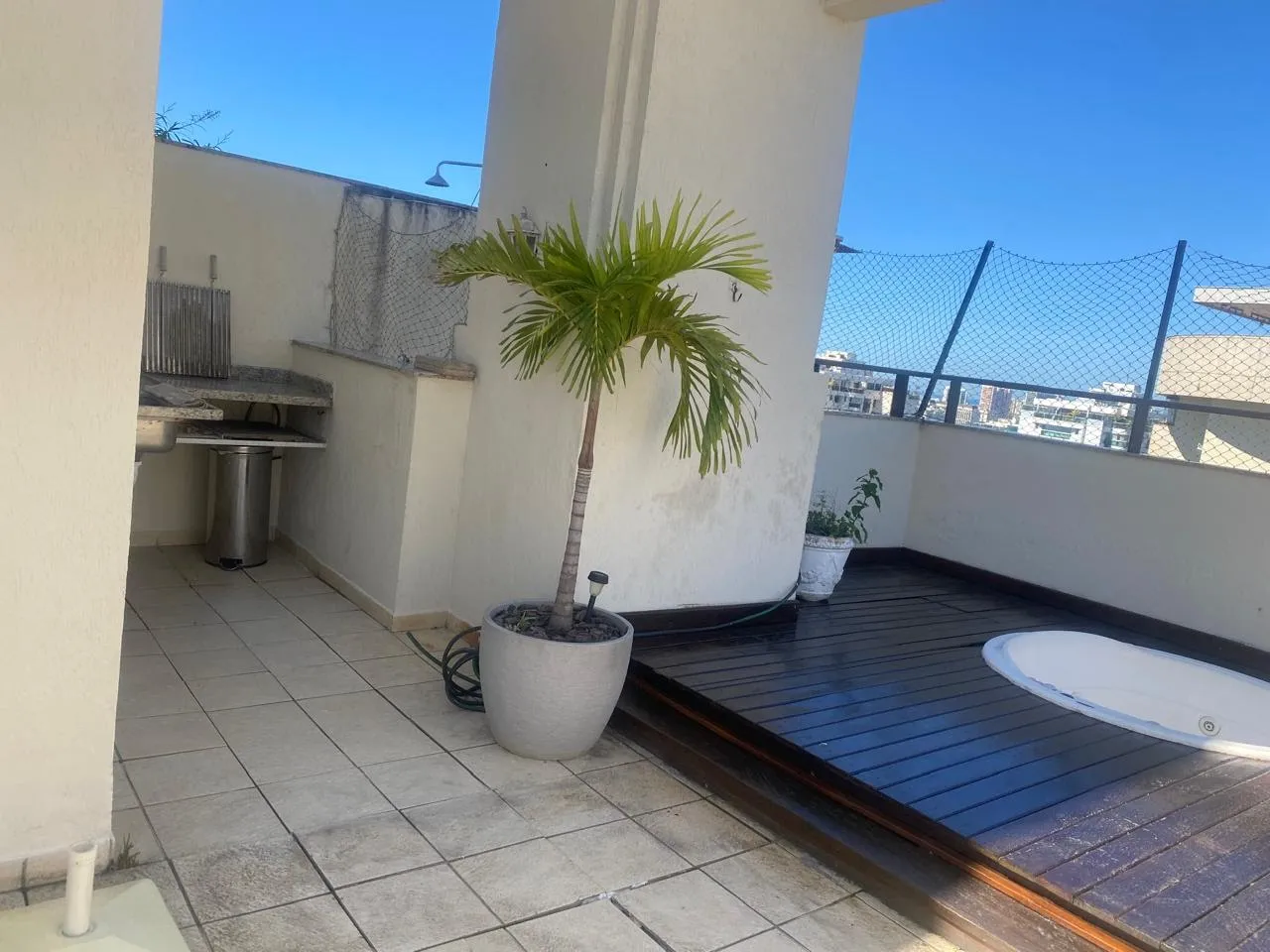 Furnished apartment with 3 bedrooms and 3 bathrooms — photo 59