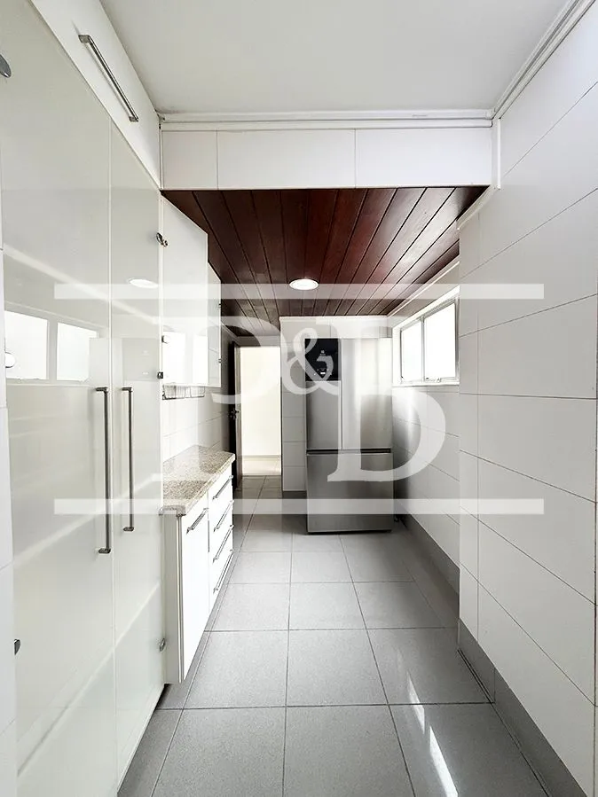 4-bedroom apartment with a walk-in closet in Rio de Janeiro — photo 19