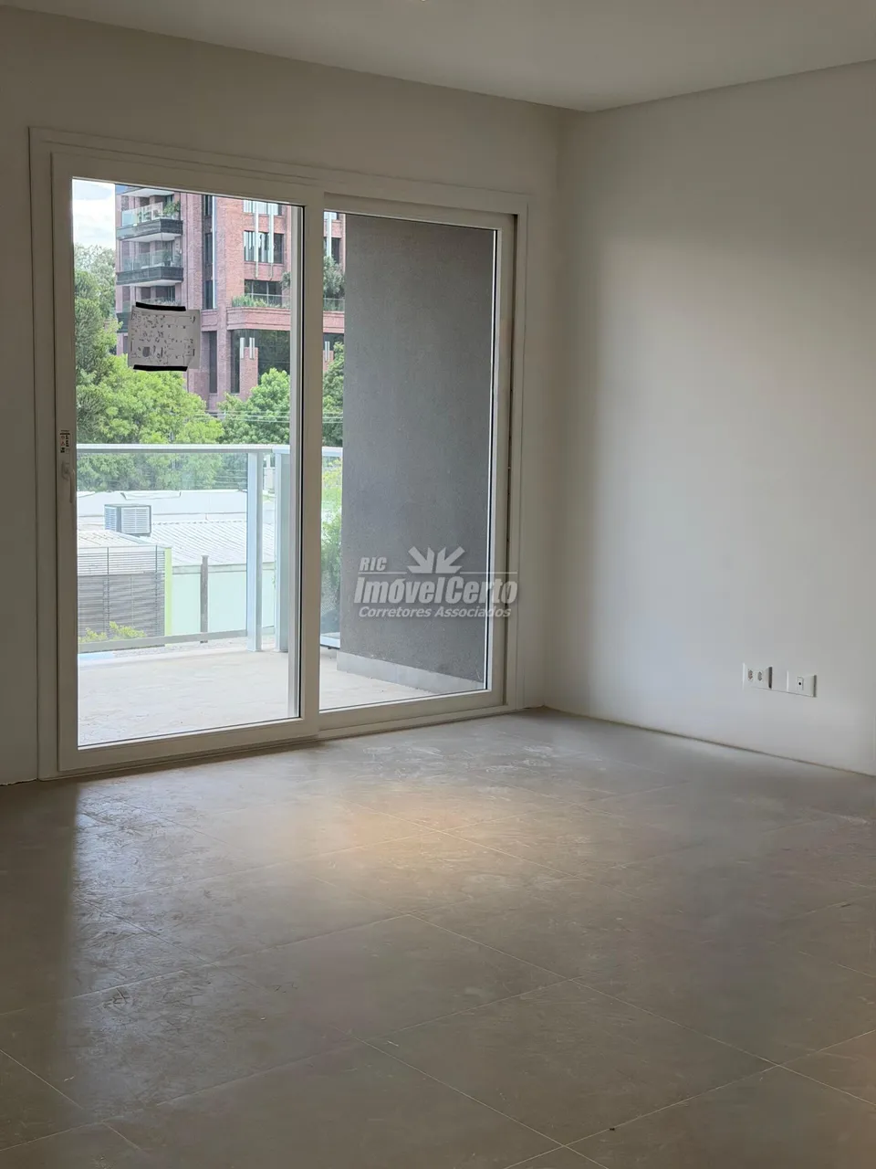 3-bedroom 87.14 m² apartment with 1 parking spot — photo 3